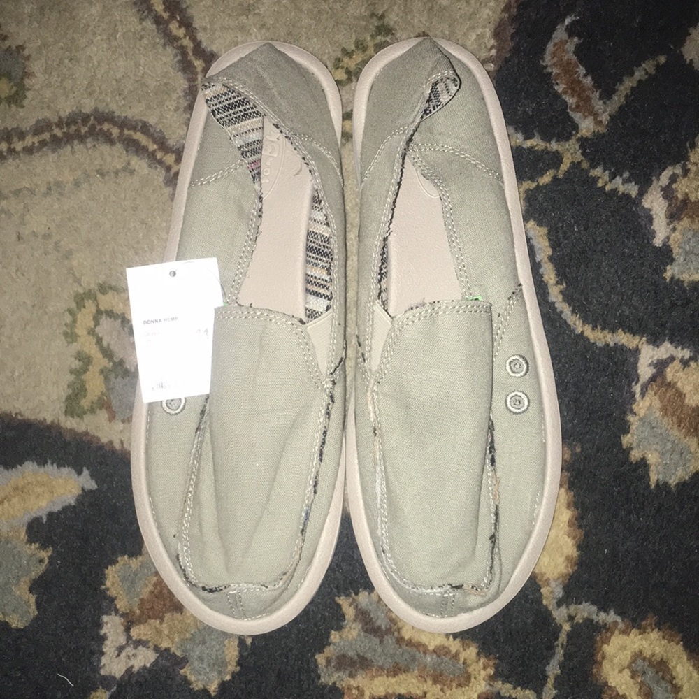 Sanuk shoes